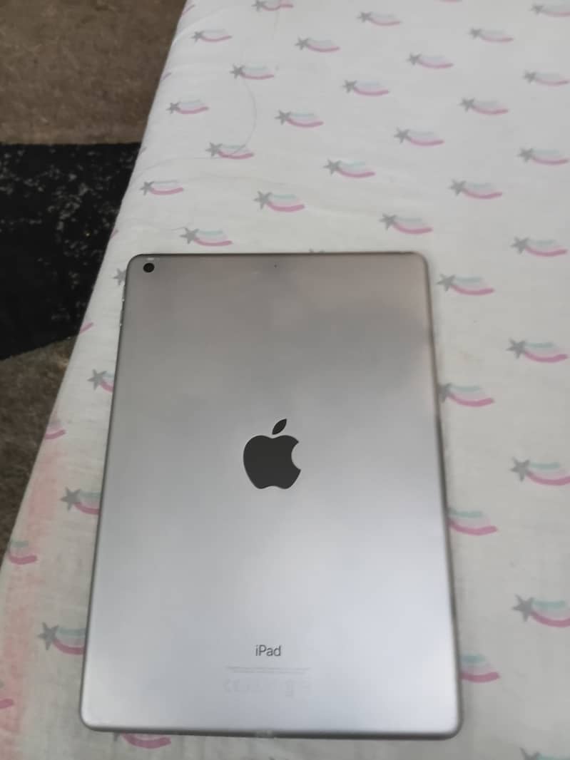 Ipad  5th generation 0