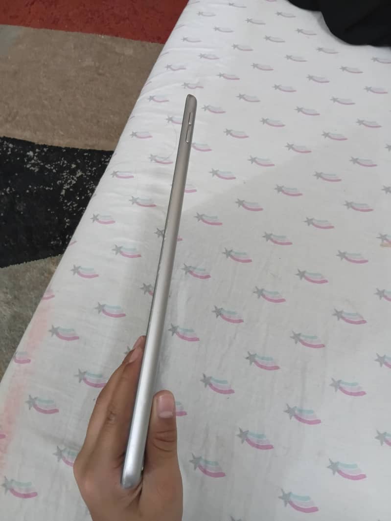 Ipad  5th generation 1