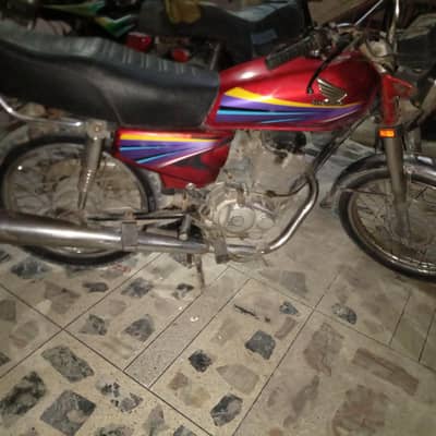 Honda 125  Karachi number 2013 model