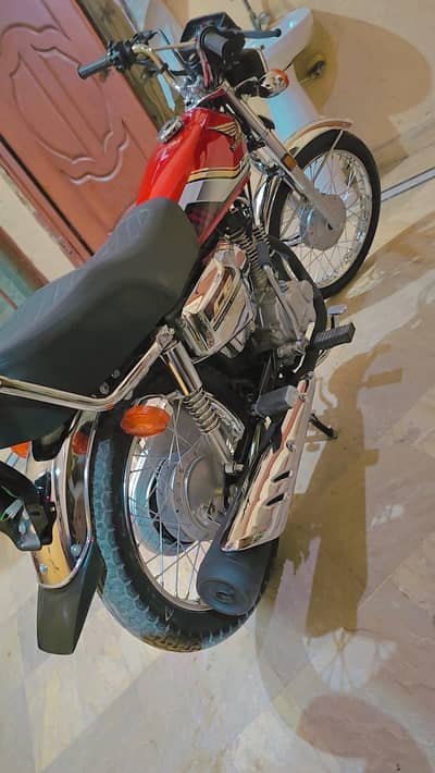 Honda CG-125 special edition (red-silver)