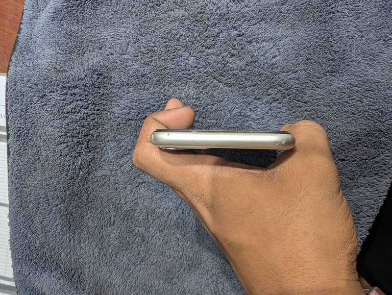 iPhone 11 7