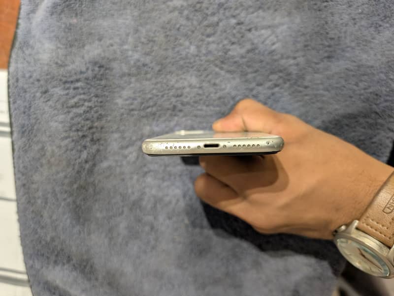 iPhone 11 8