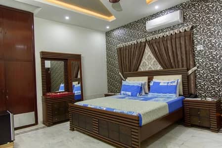 COMMERCIAL HOUSE WITH SHOPS FOR SALE