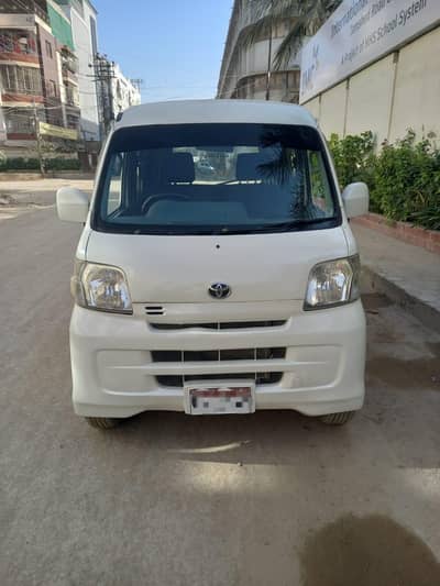 Toyota Pixis same as Hijet