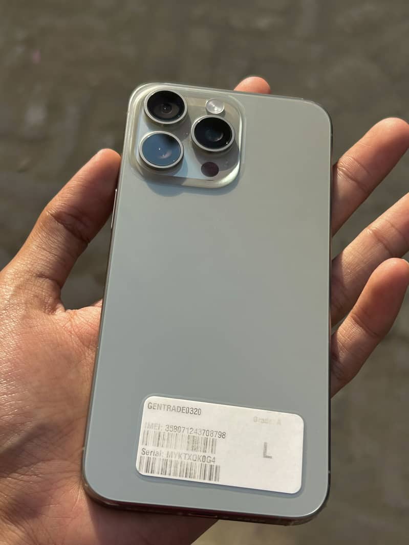 iPhone 15 pro max 0