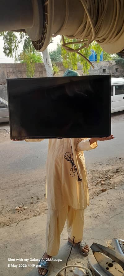 samsung LCD like brand new with indorid Box