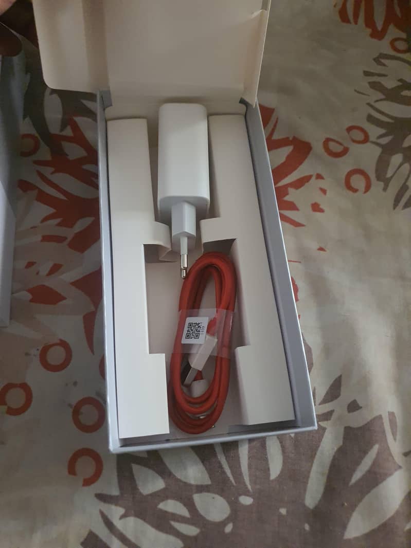 Camon 30s complete box 11