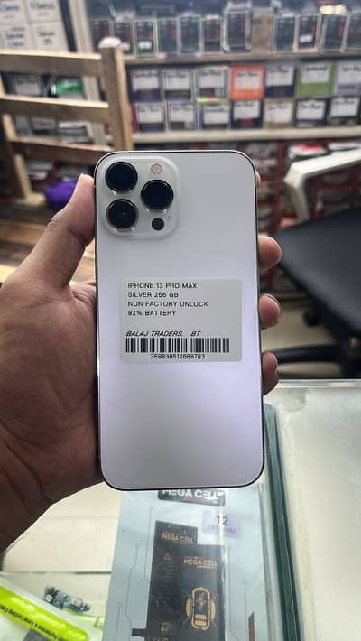 Iphone 13 pro max(factory unlock 256 gb 92%health 10/10)