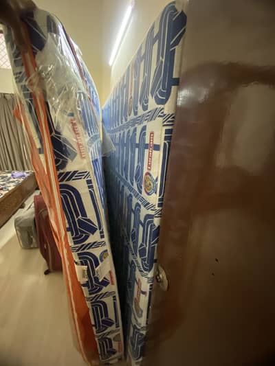 6” thick mattress good in condition