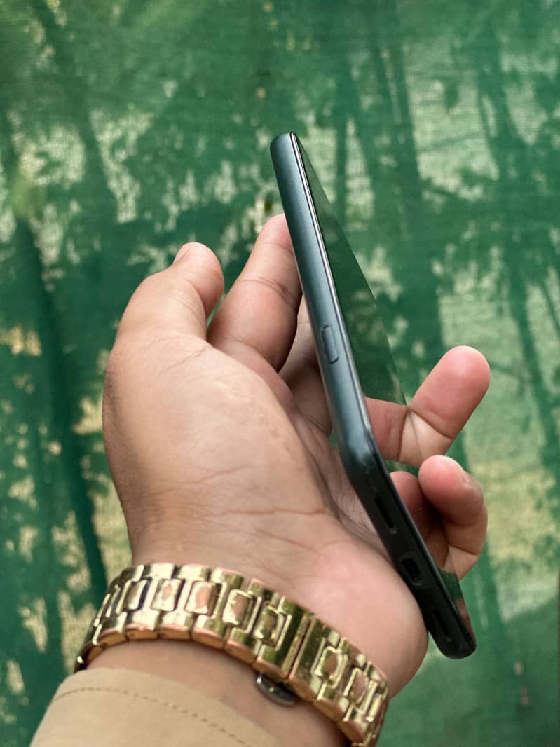 Pixel 5a 4