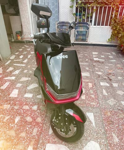 EVEE Gen Z//electronic scooty//