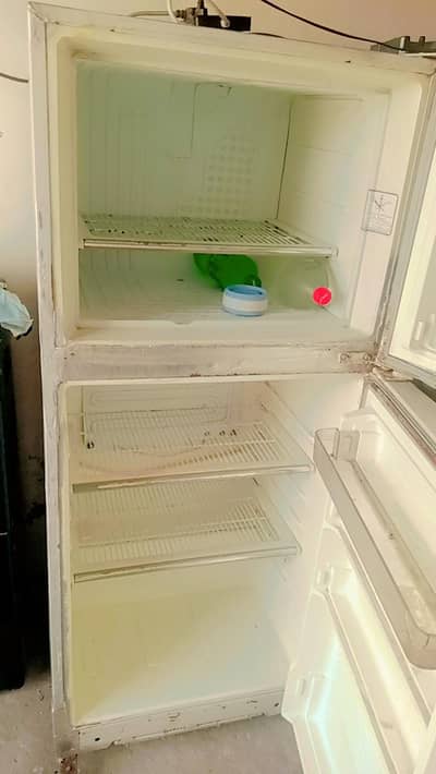 Dawlance medium size frige