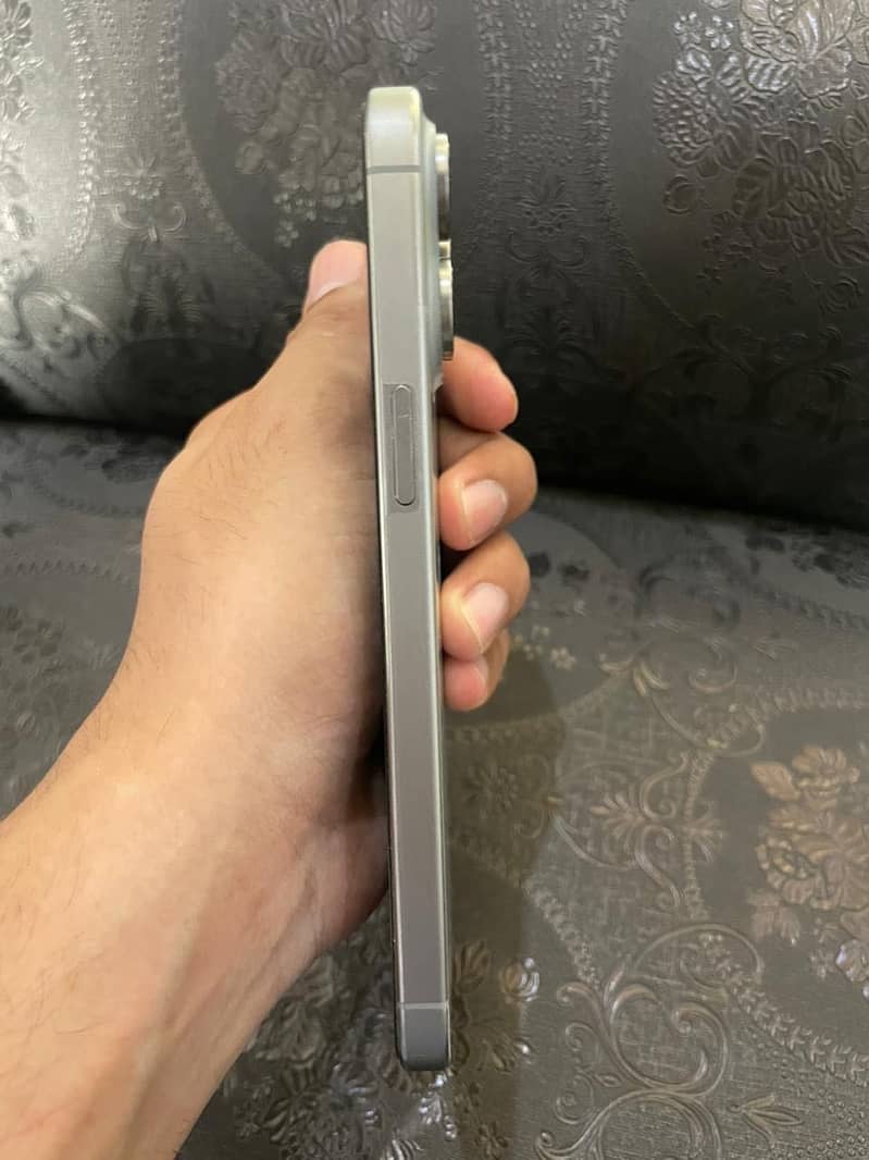 IPHONE 15 PRO MAX 2