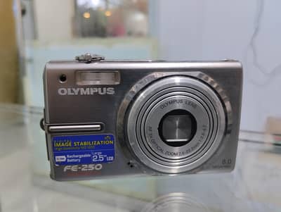 Olympus FE-250 Digital Camera - 8.0MP - 10/9 Condition - Complete Kit