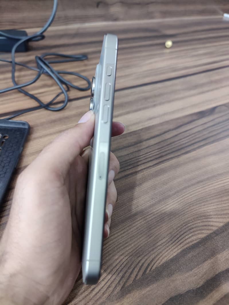 iPhone 15 pro max 3