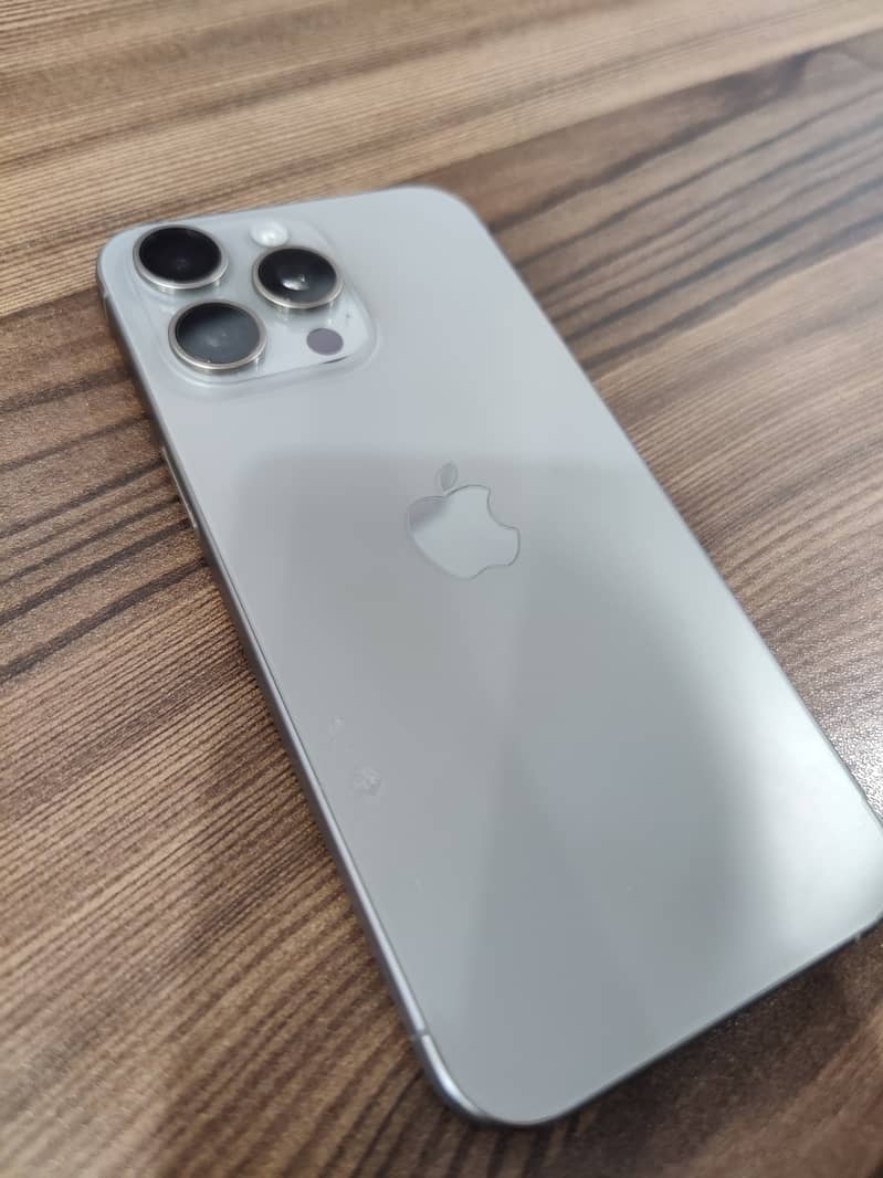 iPhone 15 pro max 5