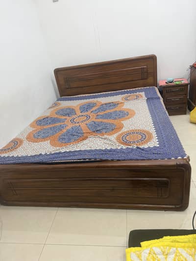 Queen size wood double bed set for sale, dressing table side table