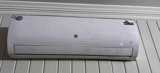 pel inverter 2 ton ac in good condition never repair 3 years used
