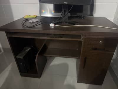 Computer setup table