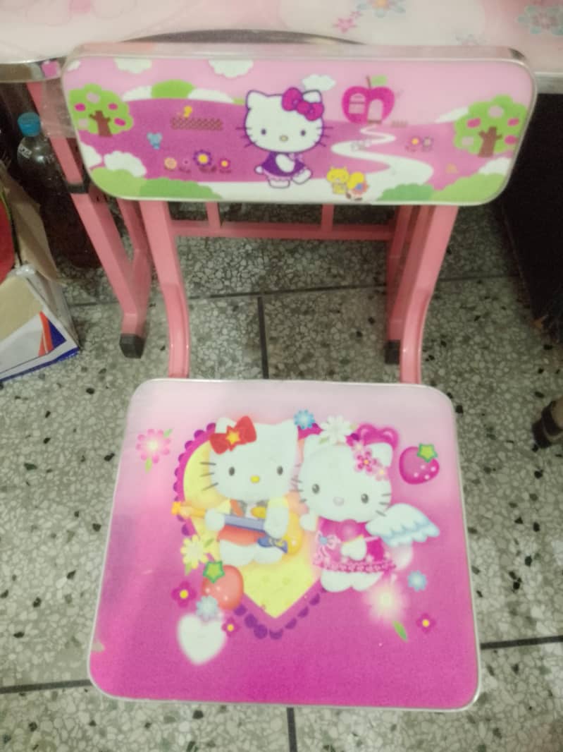kids table 0