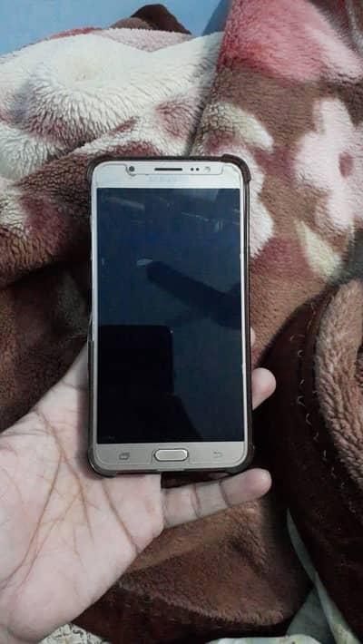 Galaxy J7 (2016)
