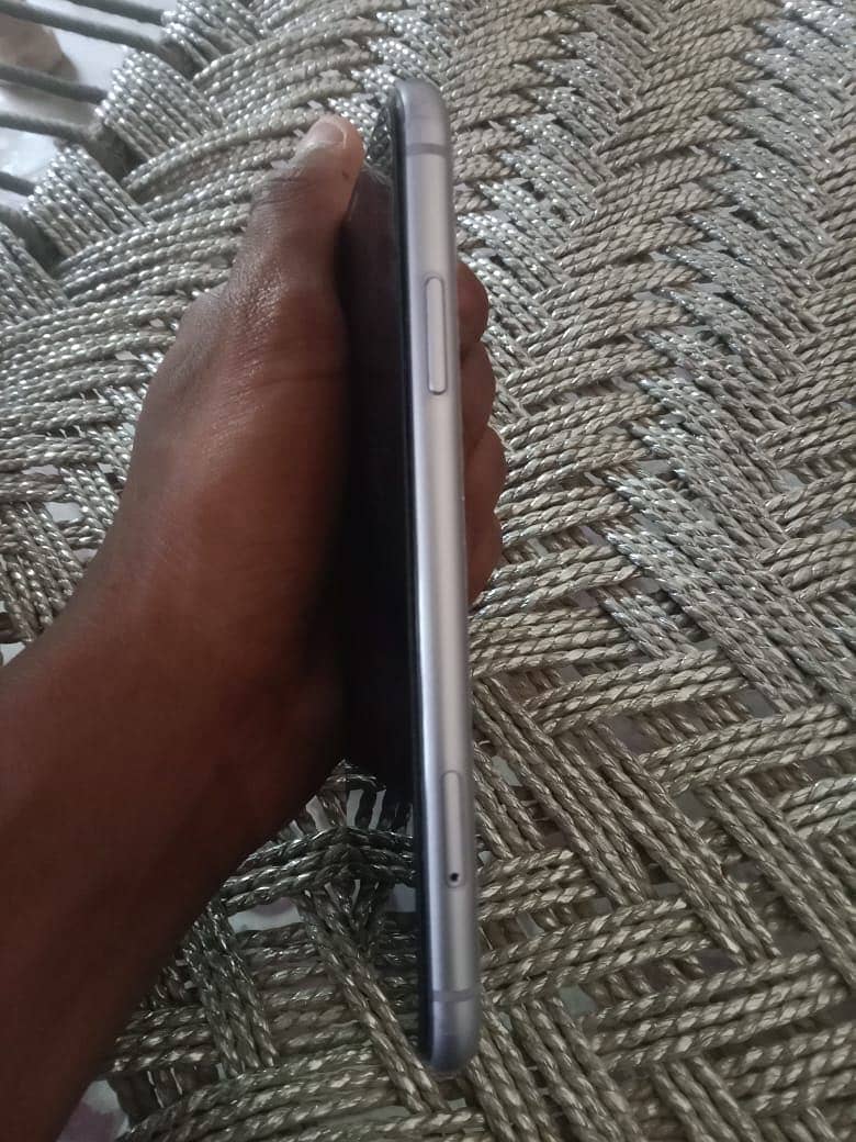 iPhone 11 1
