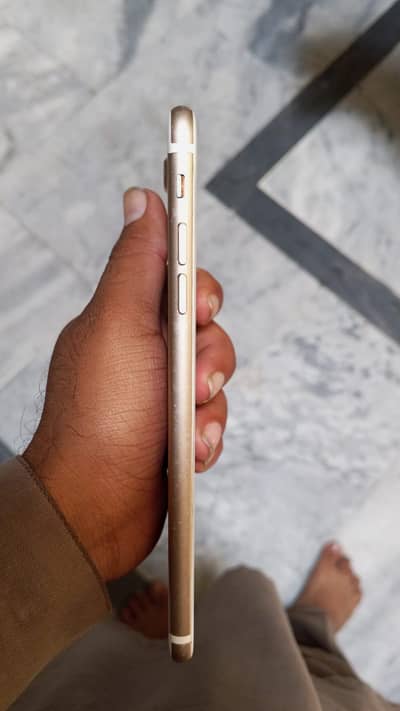 10/9condition 128 gb 100 health