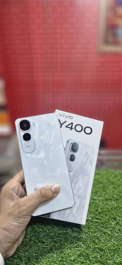 Vivo y400