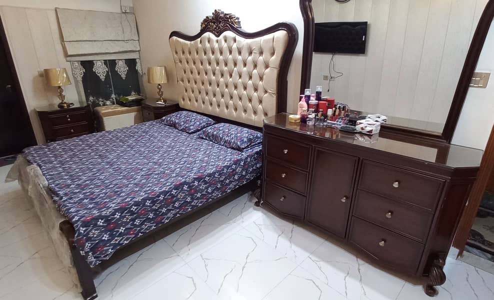 Wooden Solid Bed Set 0