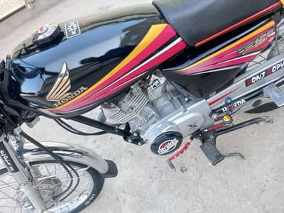 Honda CG125 bike