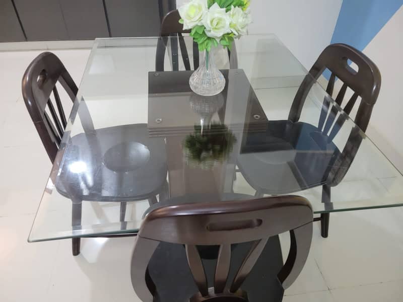 dining table with 4 chairs 0