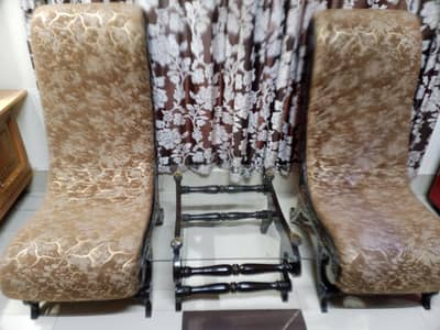 chairs and table set for sale in good condition