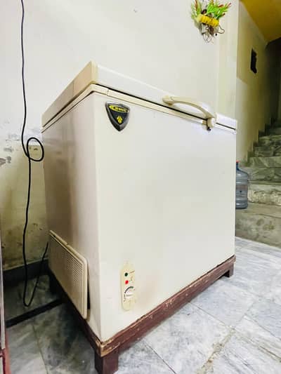 waves Deep Freezer (03236993684)
