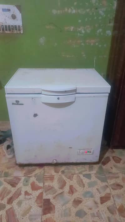 ORIGINAL DAWLANCE DEEP FREEZER IN GENUINE CONDITION 10/10 NO REPAIR