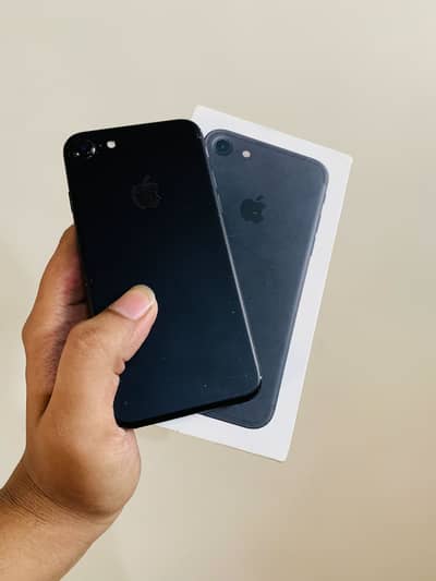 iPhone 7 128 GB WITH BOX PTA APPROVED