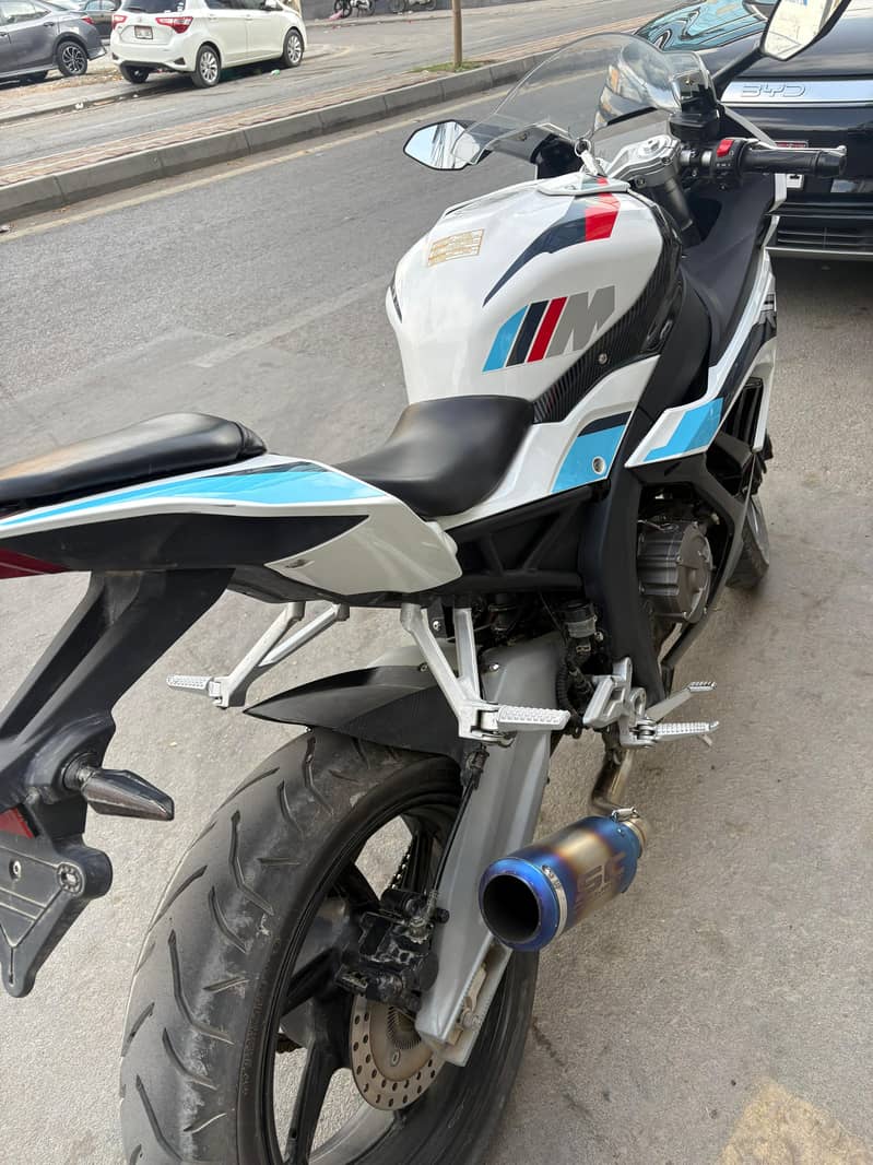BMWs1000 0