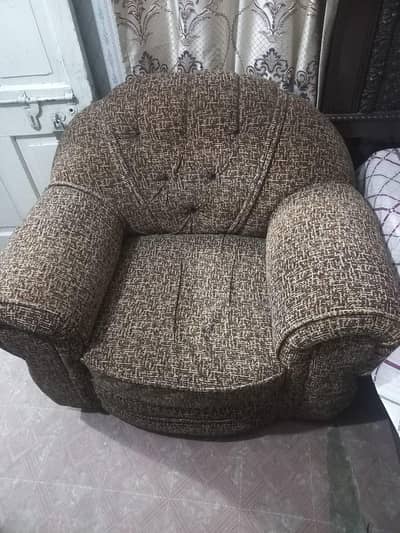 6 seaters velvet sofa ( 3+2+1) and 1 wooden table