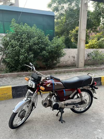 United Us70 19 model 1st owner bike for sale in lahore URGENT SALE 