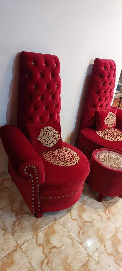 Coffee Chairs high back with cousins and round table