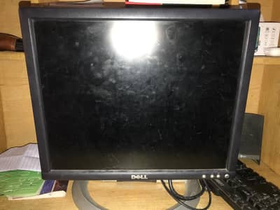 DELL LCD 17 INCH IN HD COLOURS