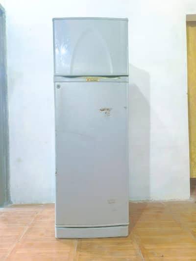 Dawlance 8 Cubic Ft Double Door Fridge – Excellent Condition