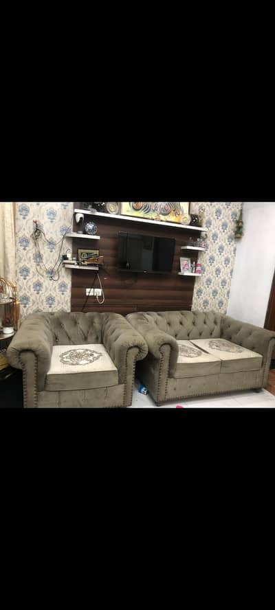 6 seater luxury sofa set in v good condition with velvet design