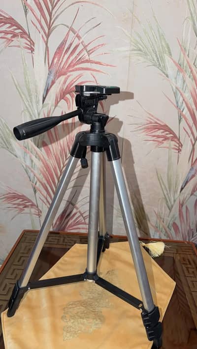Tripod Stand