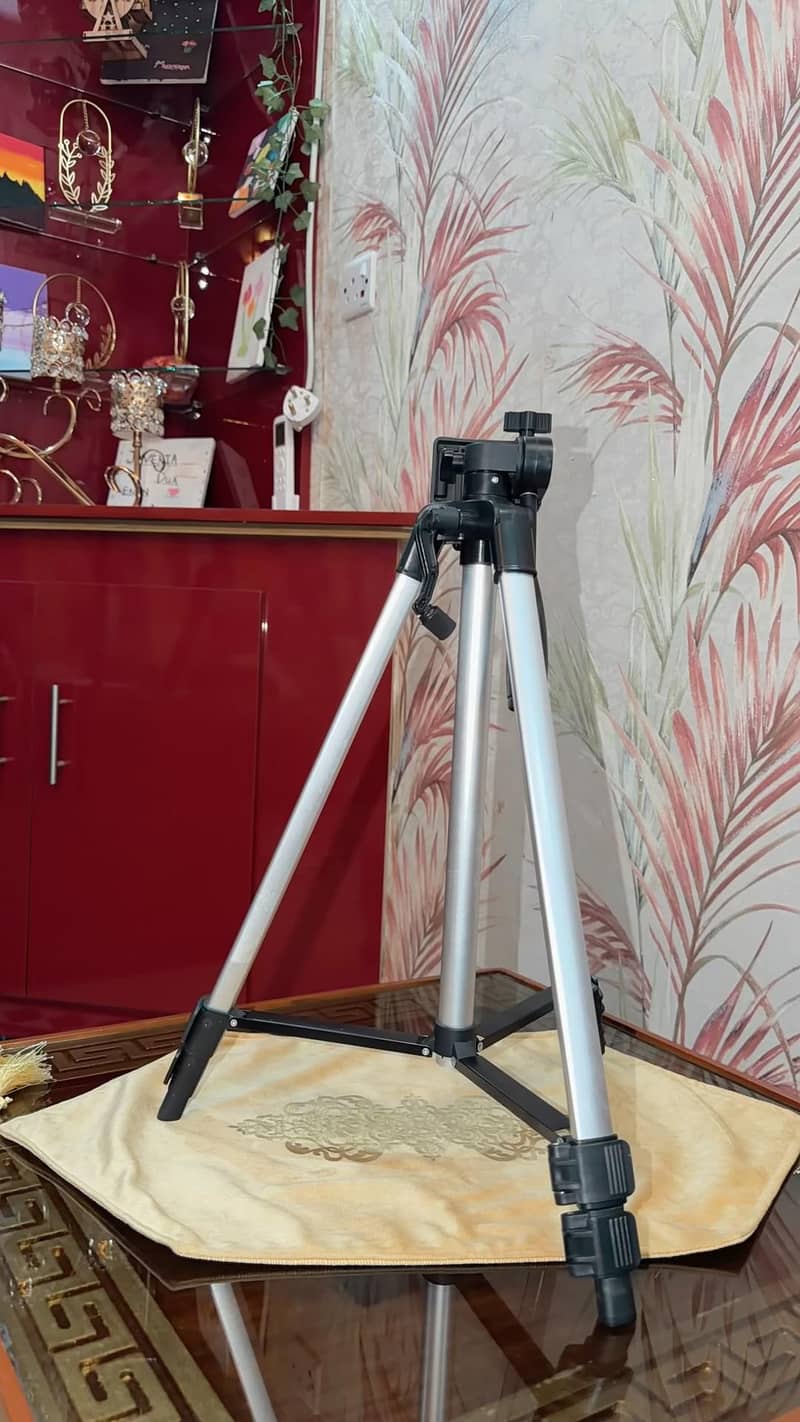 Tripod Stand 7