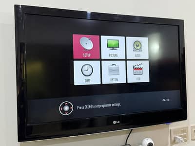 LG LCD TV 42"
