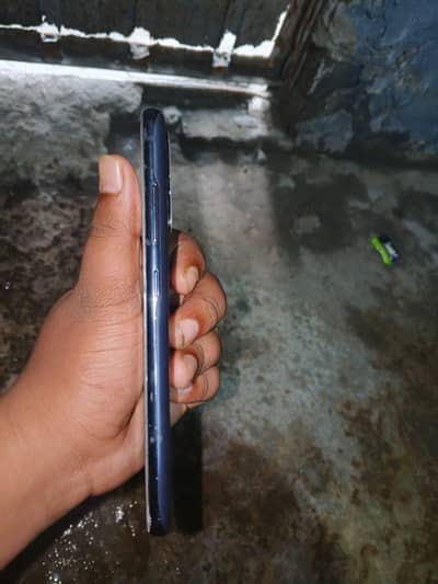 Samsung s 20 FE 10 by 8 conditions front  glass breack