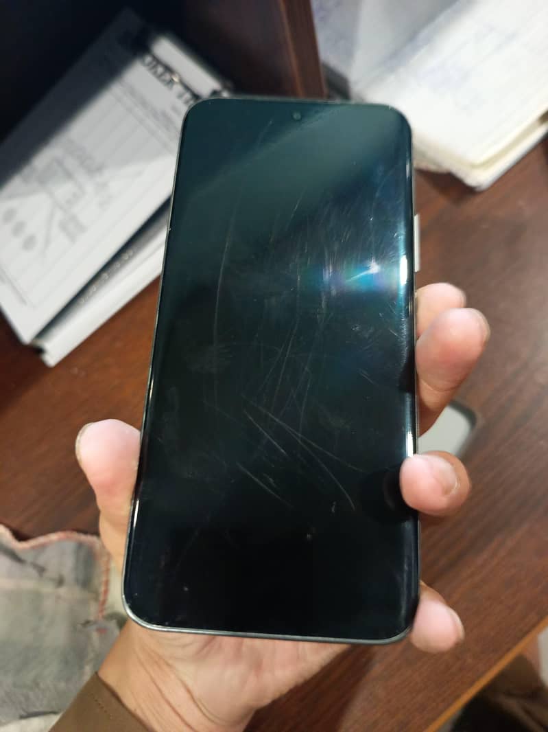 Tecno spark 40 pro plus 4