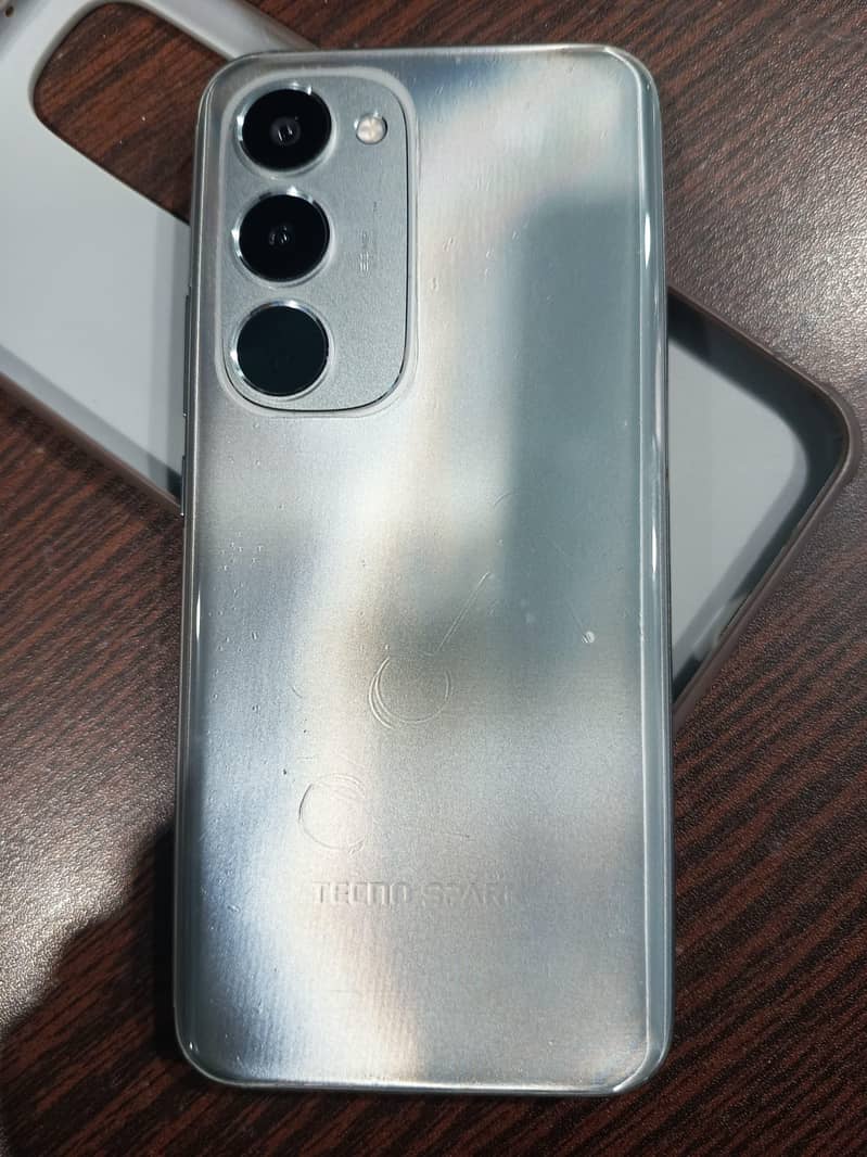 Tecno spark 40 pro plus 5