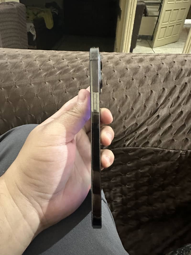 IPhone 12 Pro Max 4