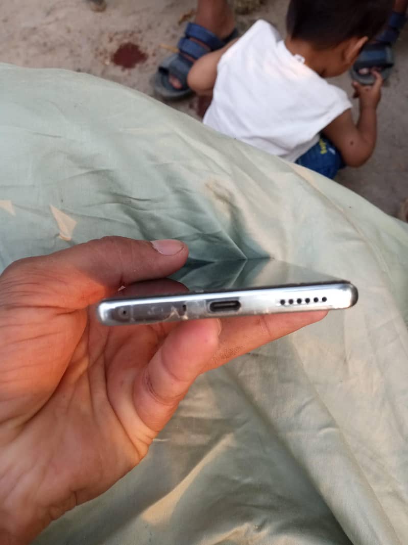 Tecno camon 40 pro 5
